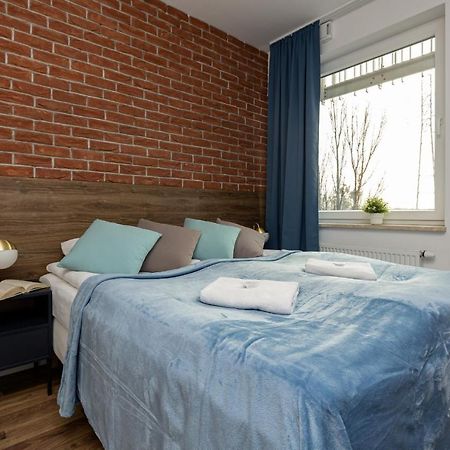 Stacja Wola Apartments With Parking By Noclegi Renters Varsovia Exterior foto