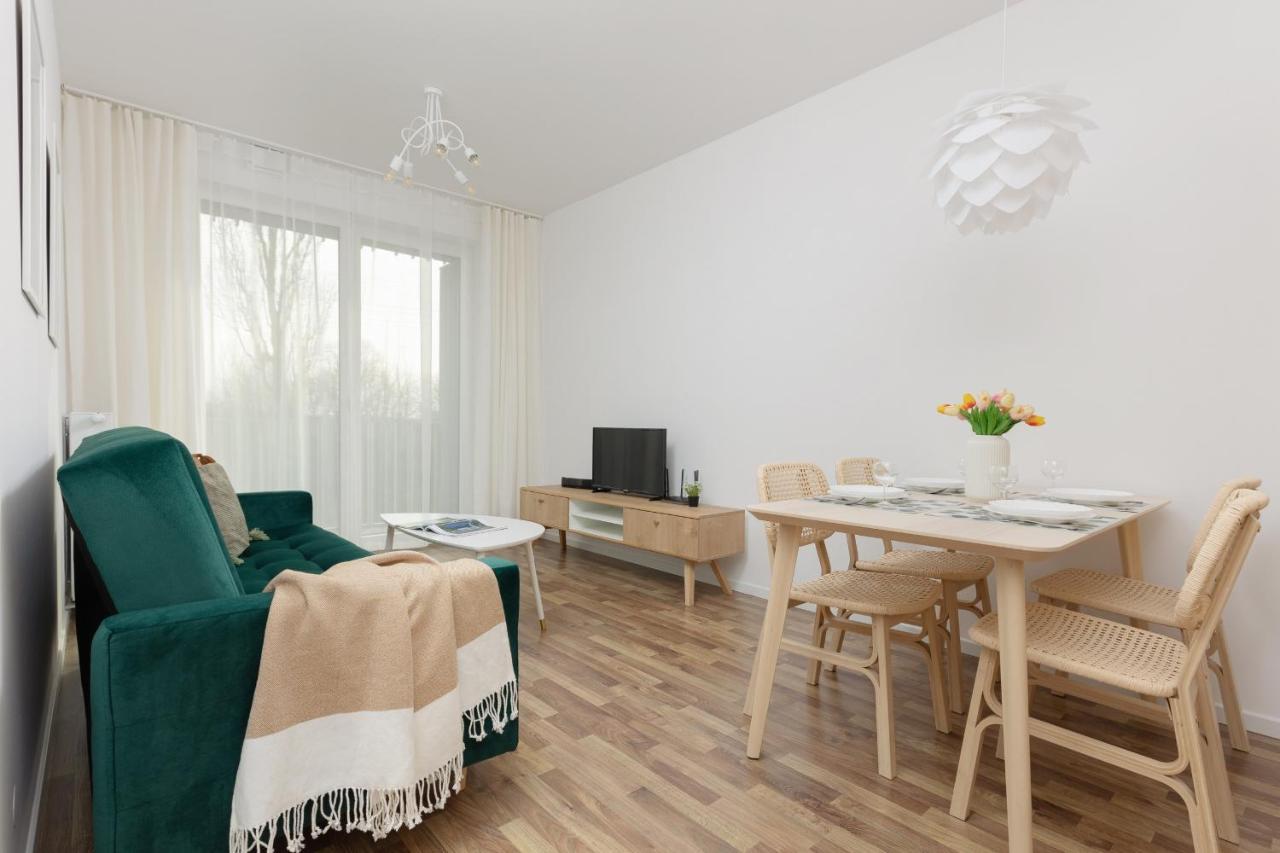 Stacja Wola Apartments With Parking By Noclegi Renters Varsovia Exterior foto
