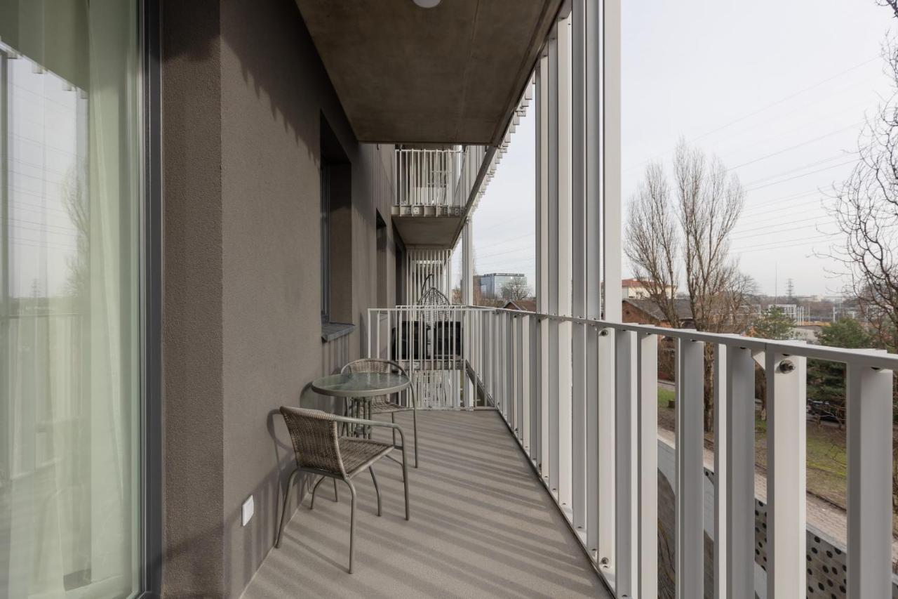 Stacja Wola Apartments With Parking By Noclegi Renters Varsovia Exterior foto