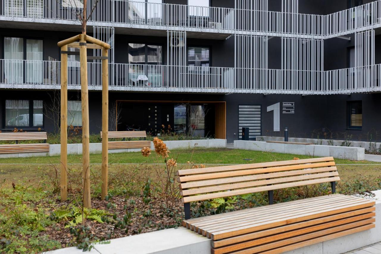 Stacja Wola Apartments With Parking By Noclegi Renters Varsovia Exterior foto