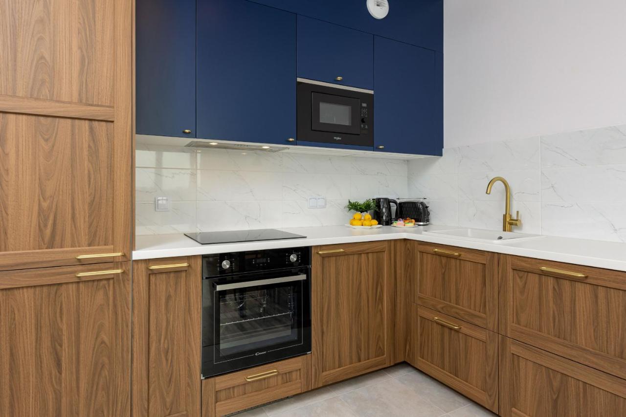 Stacja Wola Apartments With Parking By Noclegi Renters Varsovia Exterior foto